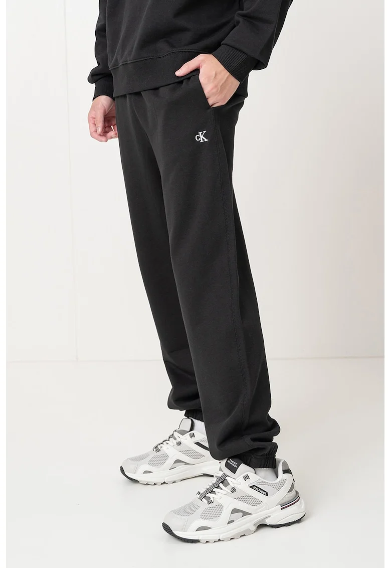 Pantaloni de trening relaxed fit cu terminatie elastica, Negru