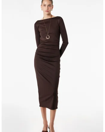 Rochie midi drapata cu decolteu barcuta, Maro inchis