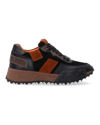 Pantofi sport cu crampoane