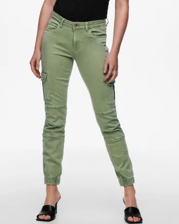 Blugi slim fit cu talie medie