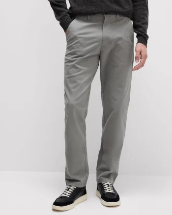 Pantaloni chino elastici,