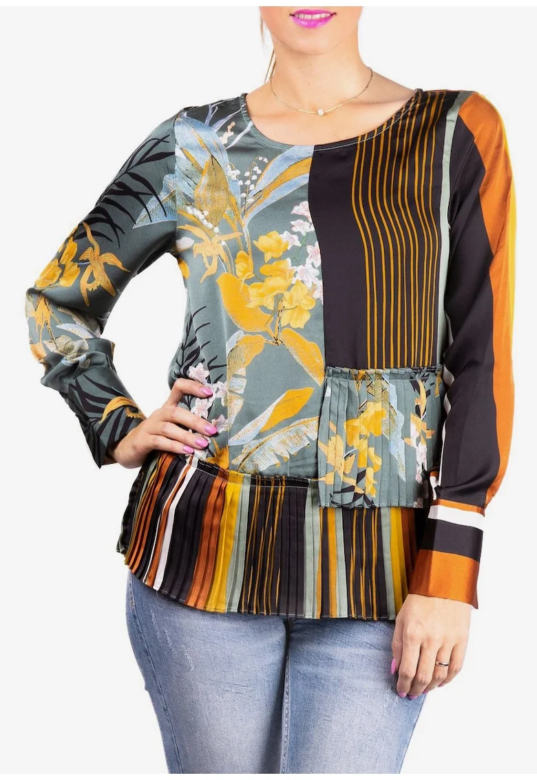 Bluza cu model multiplu si decolteu rotund,