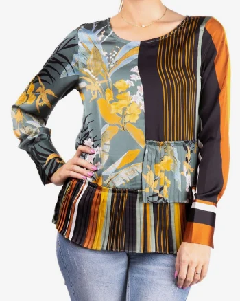 Bluza cu model multiplu si decolteu rotund,