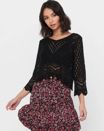 Pulover crop cu perforatii