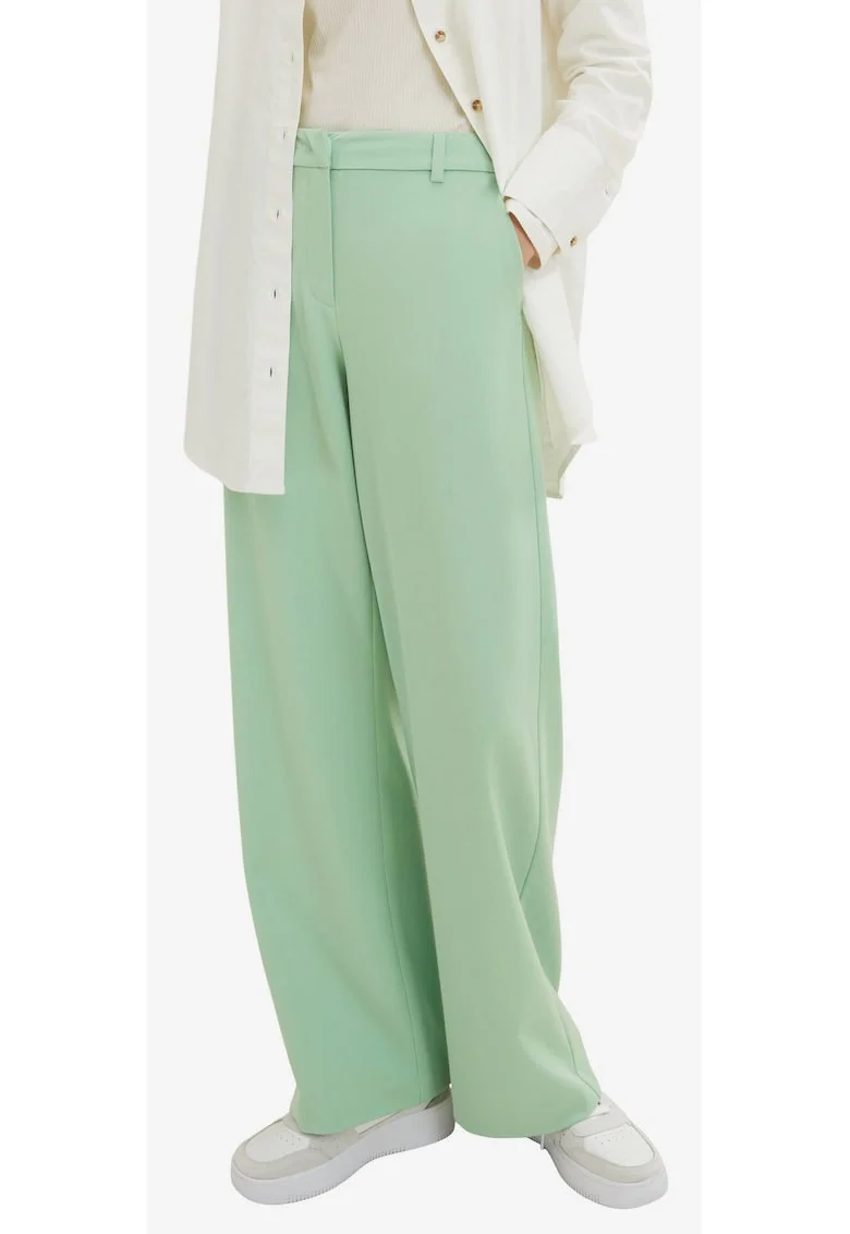 Pantaloni de dama cu croiala larga