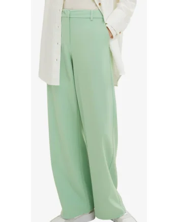 Pantaloni de dama cu croiala larga