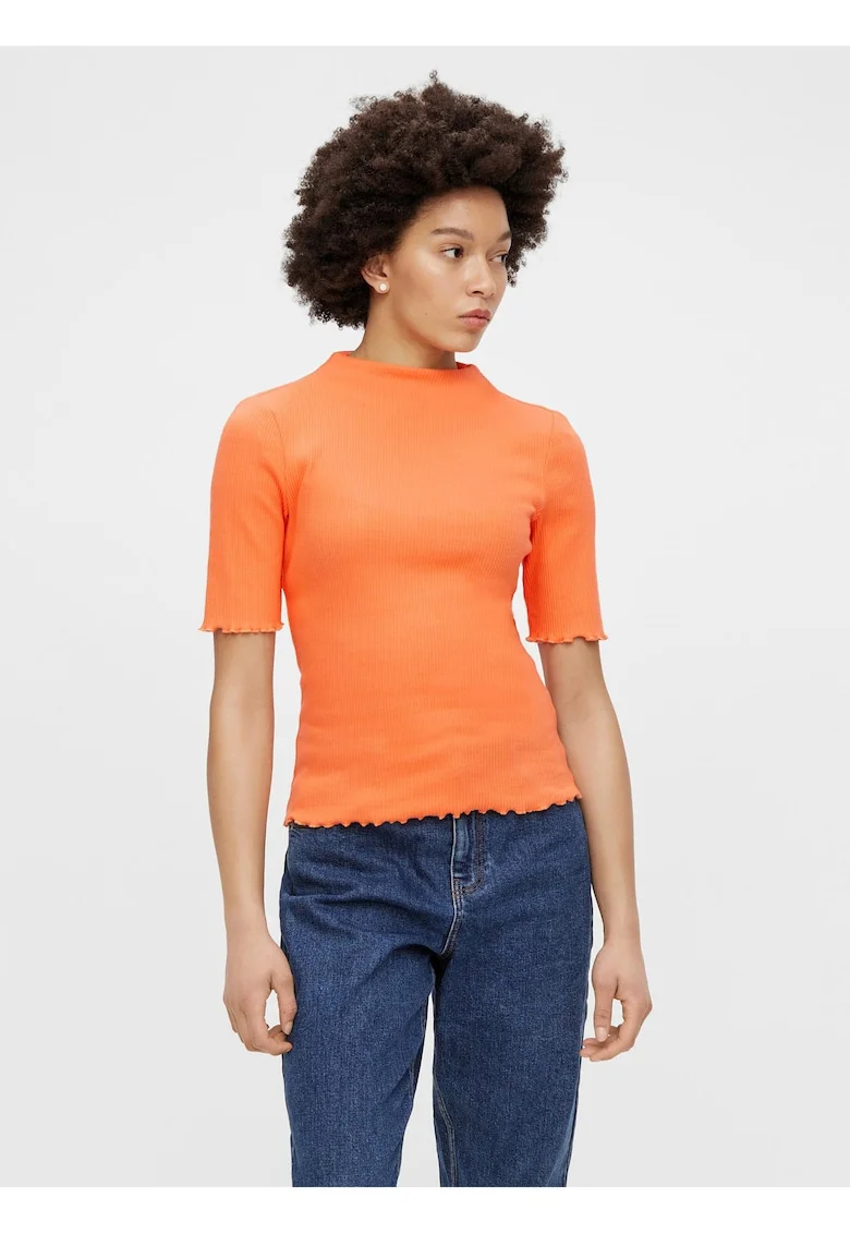 Tricou slim fit cu terminatii valurite,