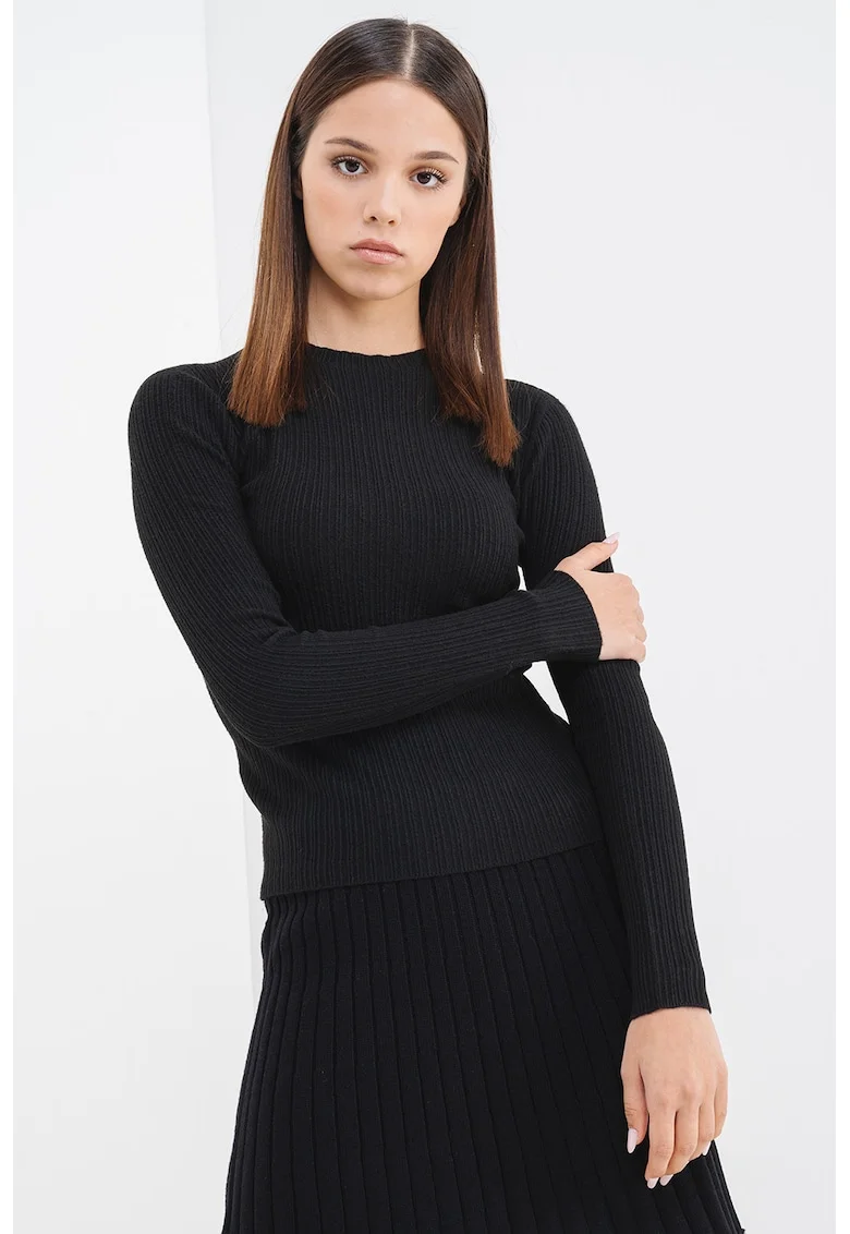 Pulover slim fit cu decolteu la baza gatului, Negru
