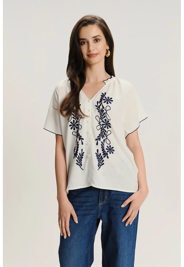 Bluza cu flori brodate si nasturi, Alb fildes/Albastru ultramarin
