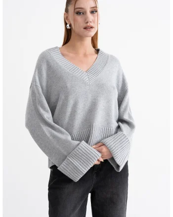Pulover din amestec de lana cu decolteu in V si maneci cazute, Gri melange
