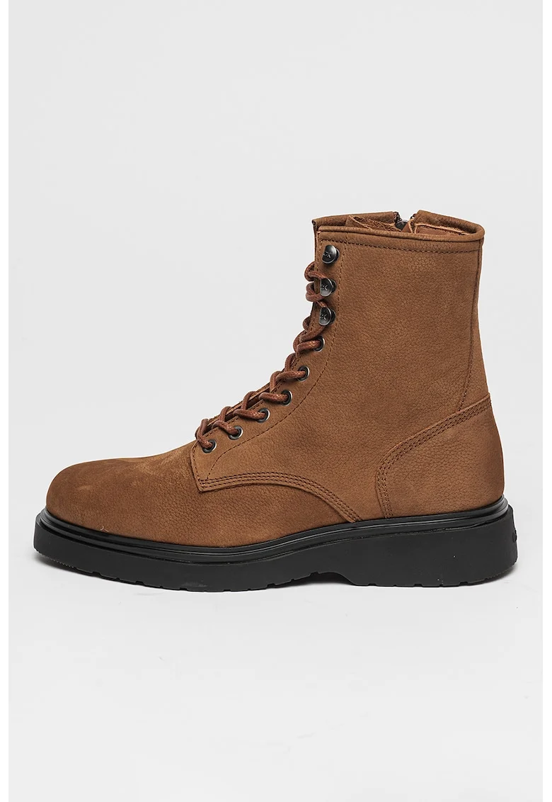 Ghete din piele, Caramel