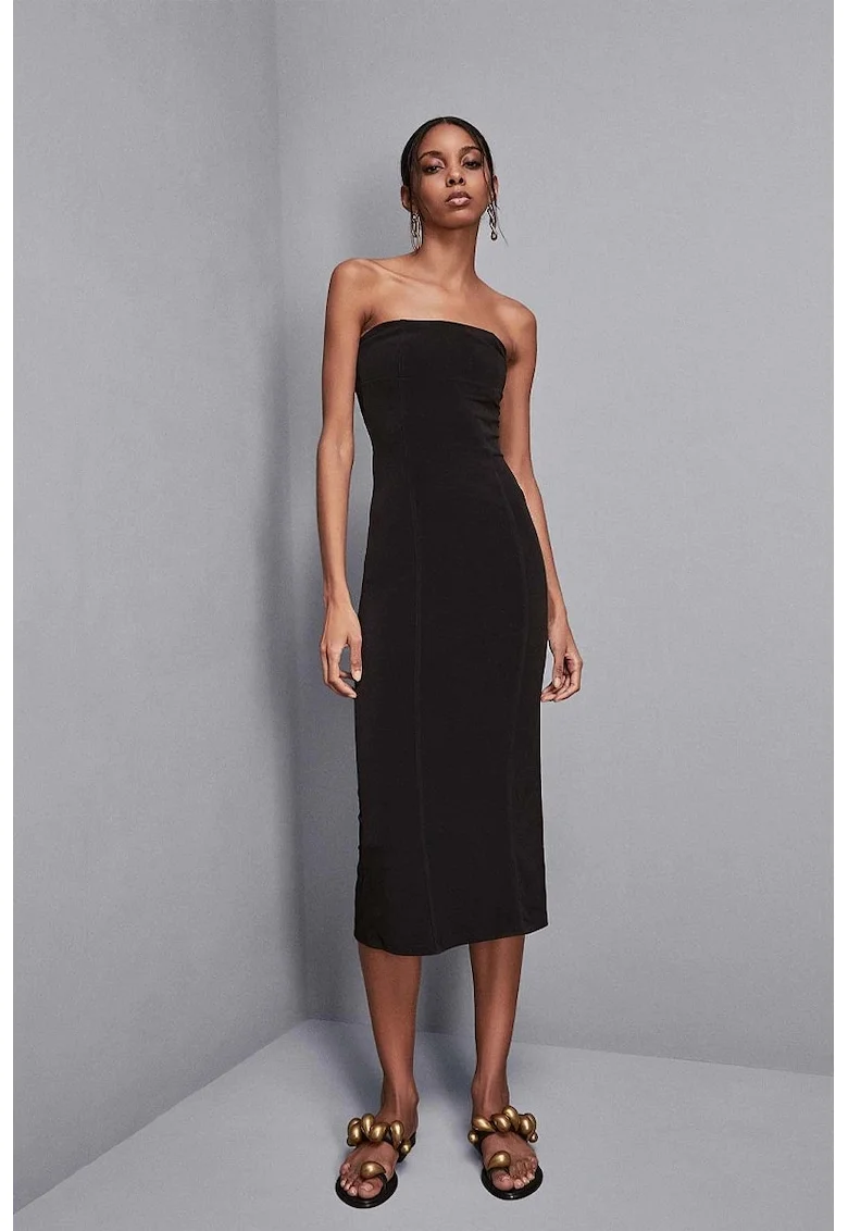 Rochie cu decolteu pe umeri si slit pe partea din spate, Negru