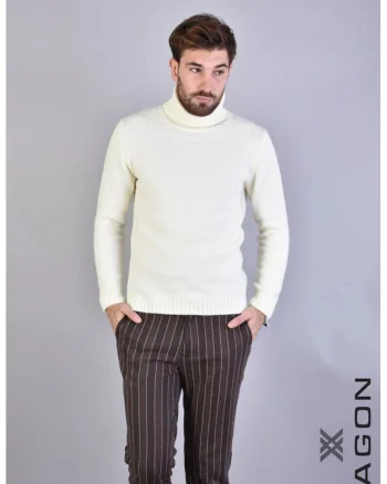 Bluza cu guler inalt rulat si croi clasic, Alb