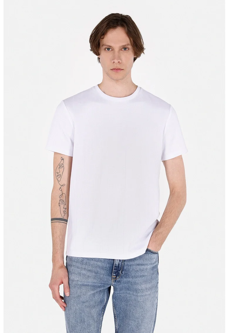 Tricou striat cu decolteu la baza gatului, Alb