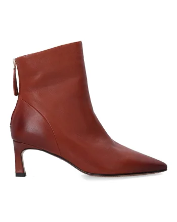 Botine din piele cu varf ascutit si toc kitten