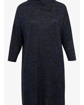 Rochie-pulover cu maneci lungi si model abstract,