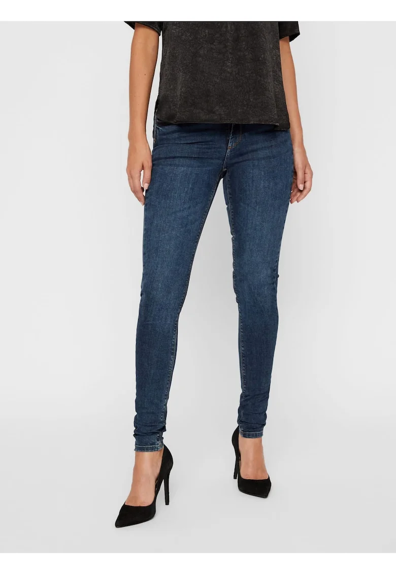 Blugi cu croiala slim fit