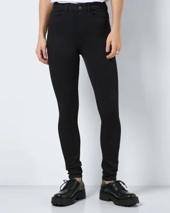 Pantaloni slim cu buzunare,
