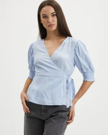 Bluza tip petrecuta cu maneci medii,