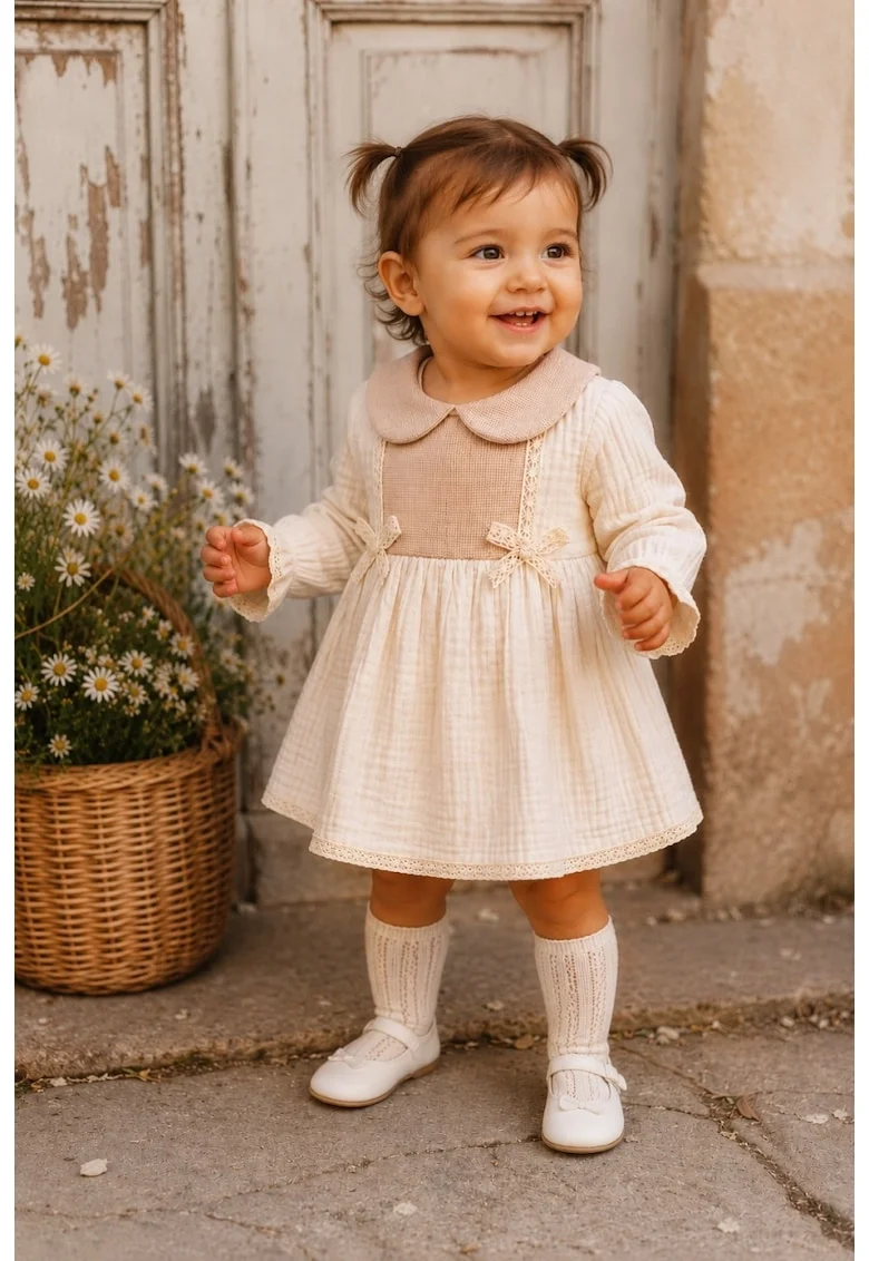 Rochita fetite din muselina, ivoire, cu guler rotund si dantela, eleganta