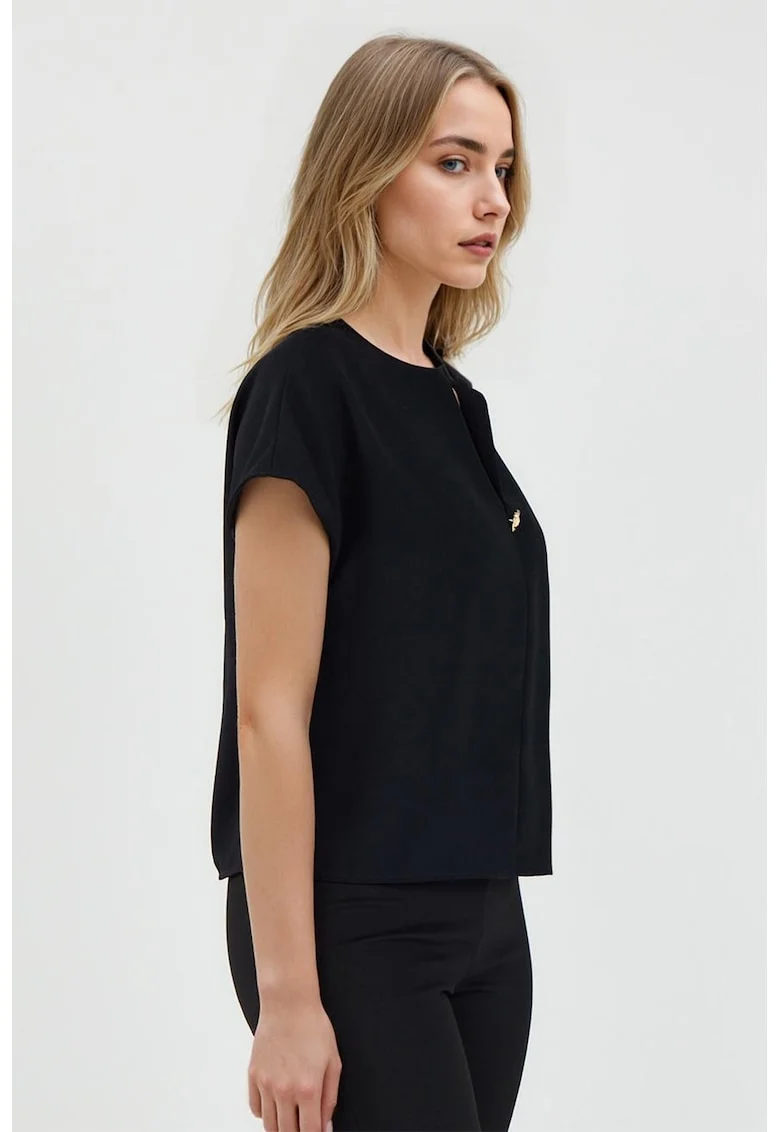 Bluza cu maneci scurte, Negru