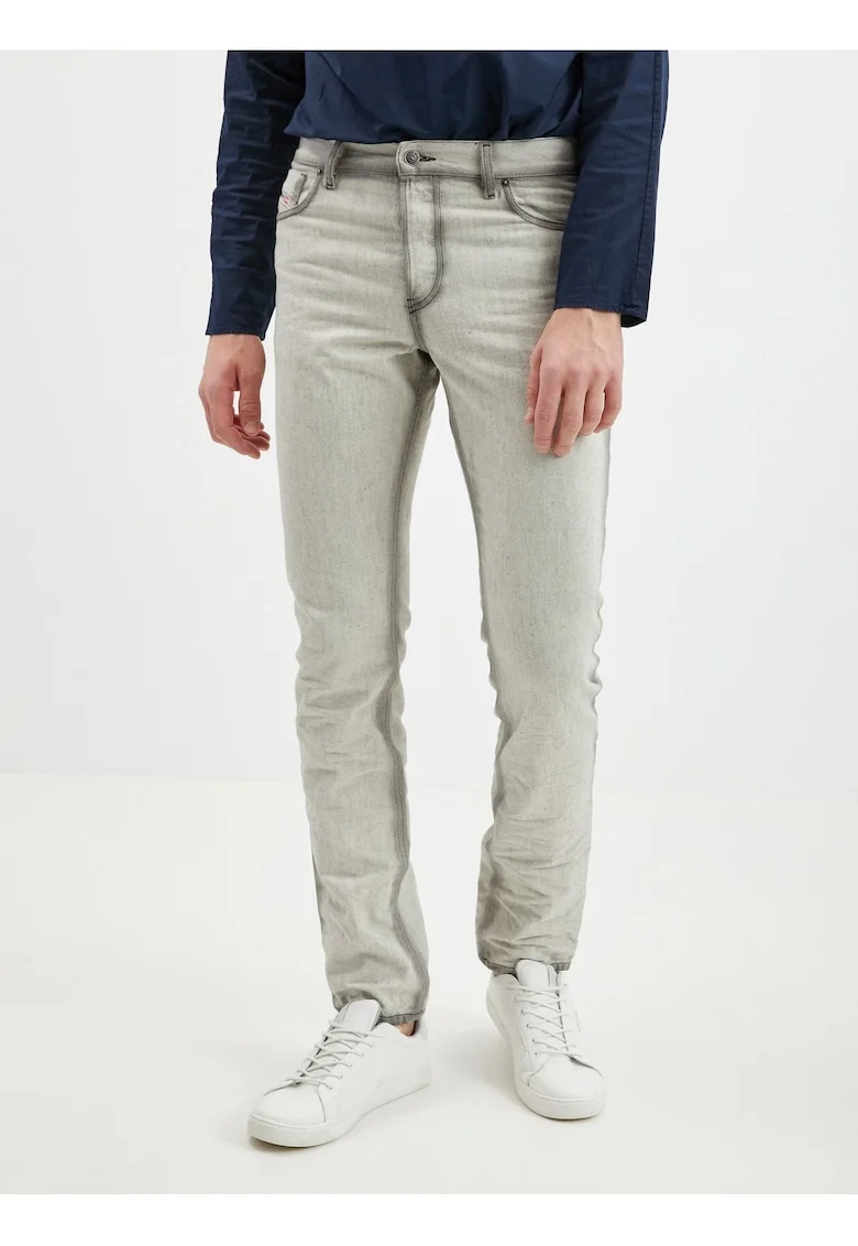 Blugi cu croiala slim fit si aspect prespalat,