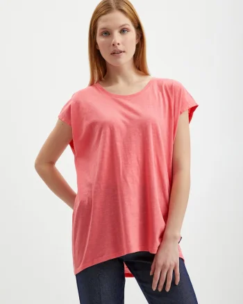 Tricou lejer cu terminatie rotunjita
