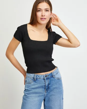 Tricou crop cu decolteu patrat,