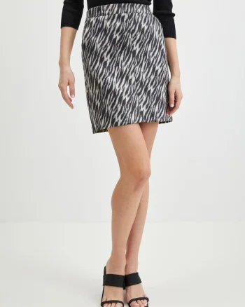 Fusta scurta cu model grafic