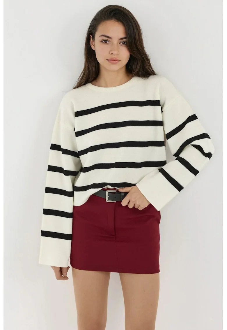 Pulover dama  crop, croiala relaxata, dungi, alb, tricot