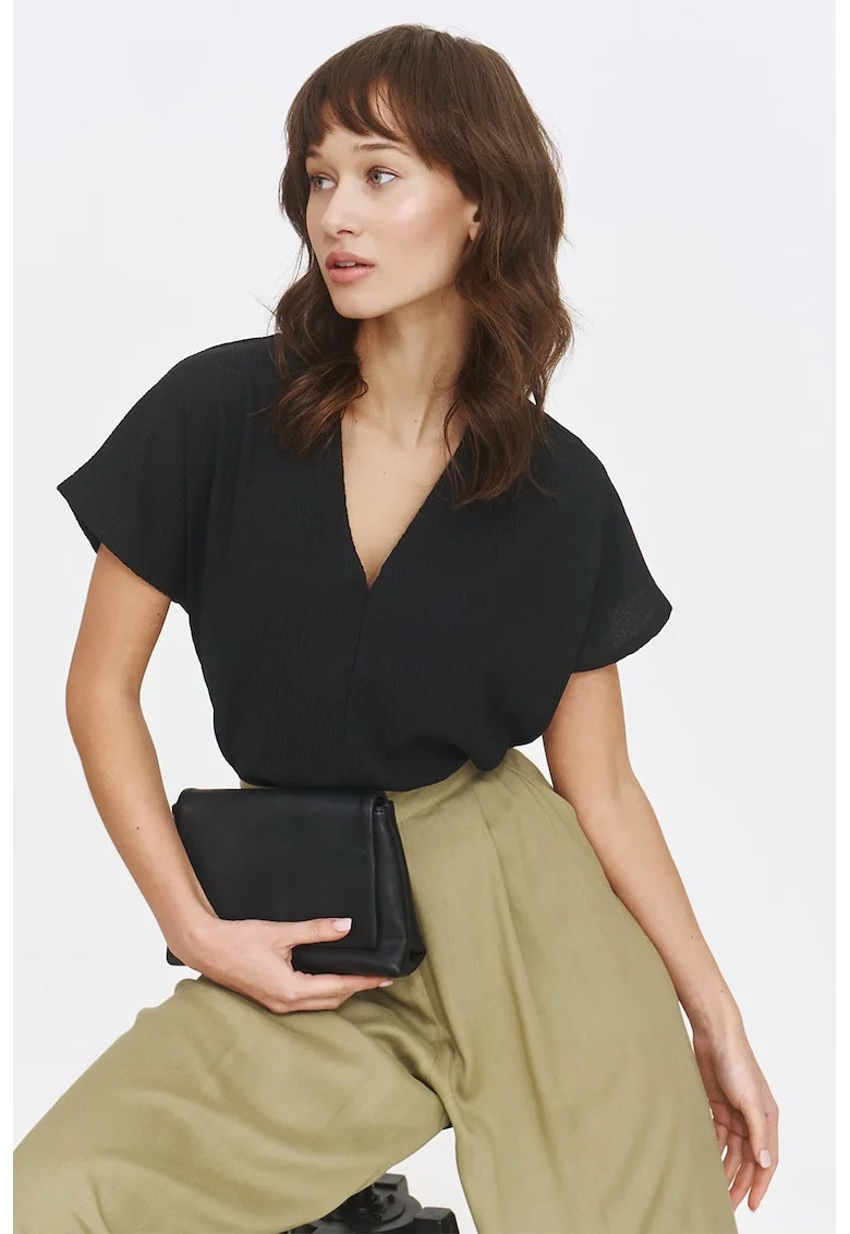 Tricou cu decolteu in V, Negru