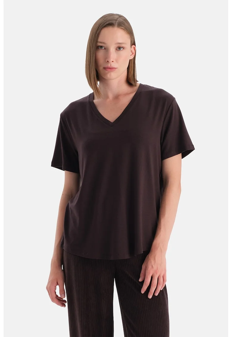 Tricou din lyocell cu decolteu la baza gatului, Maro inchis