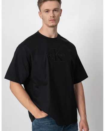 Tricou cu decolteu la baza gatului si logo brodat, Negru