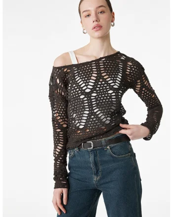 Bluza crosetata cu decolteu barcuta, Maro inchis