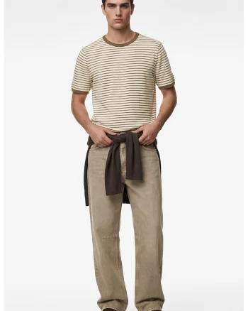 Tricou cu decolteu la baza gatului si model in dungi
