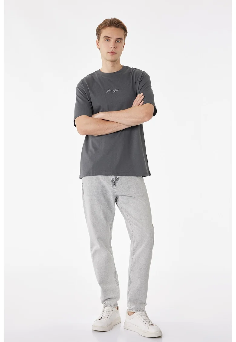 Tricou cu decolteu la baza gatului si model text, Gri marmorat