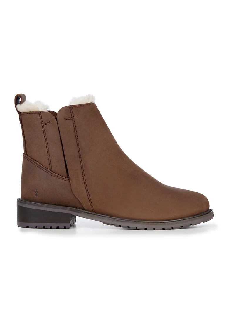 Ghete de piele Pioneer, Maro