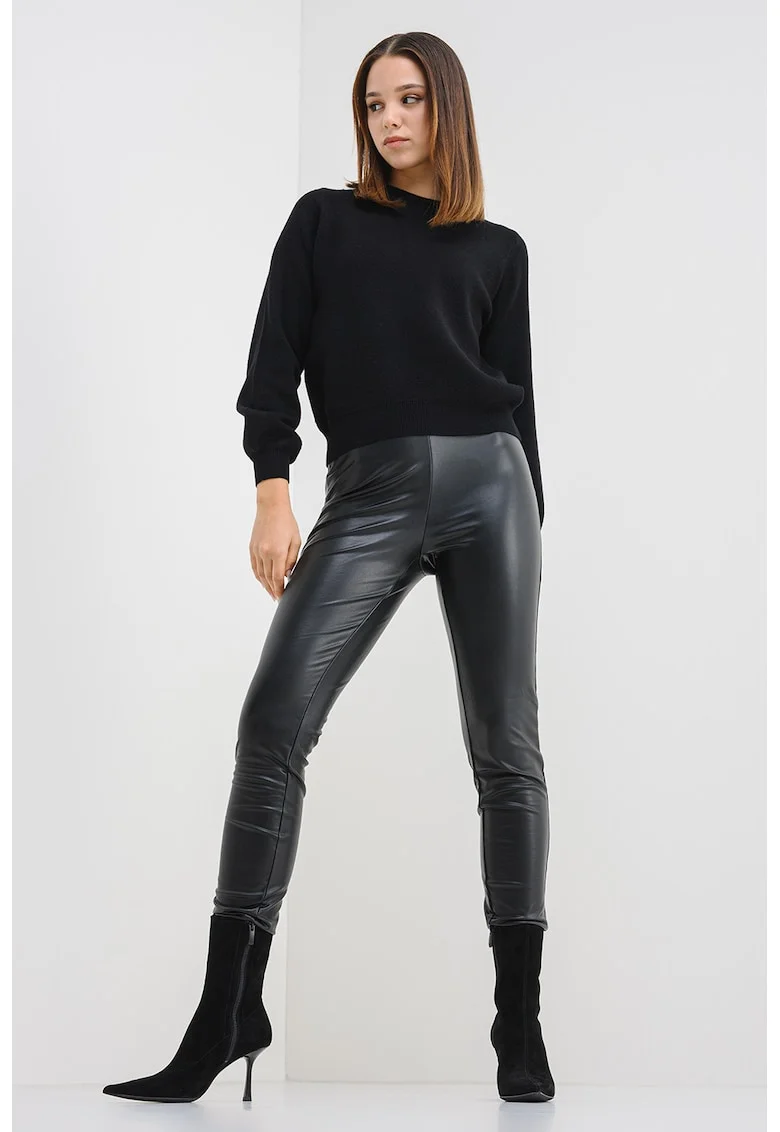Pulover cu maneci lunci, Negru