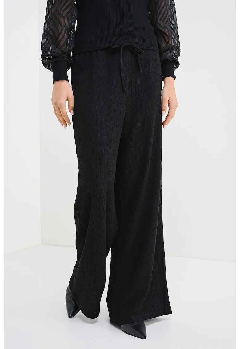 Pantaloni cu croiala ampla si snururi, Negru