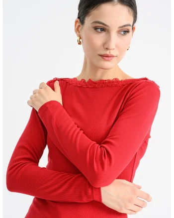 Bluza slim-fit cu striatii si decolteu cu garnitura din dantela, Caramiziu