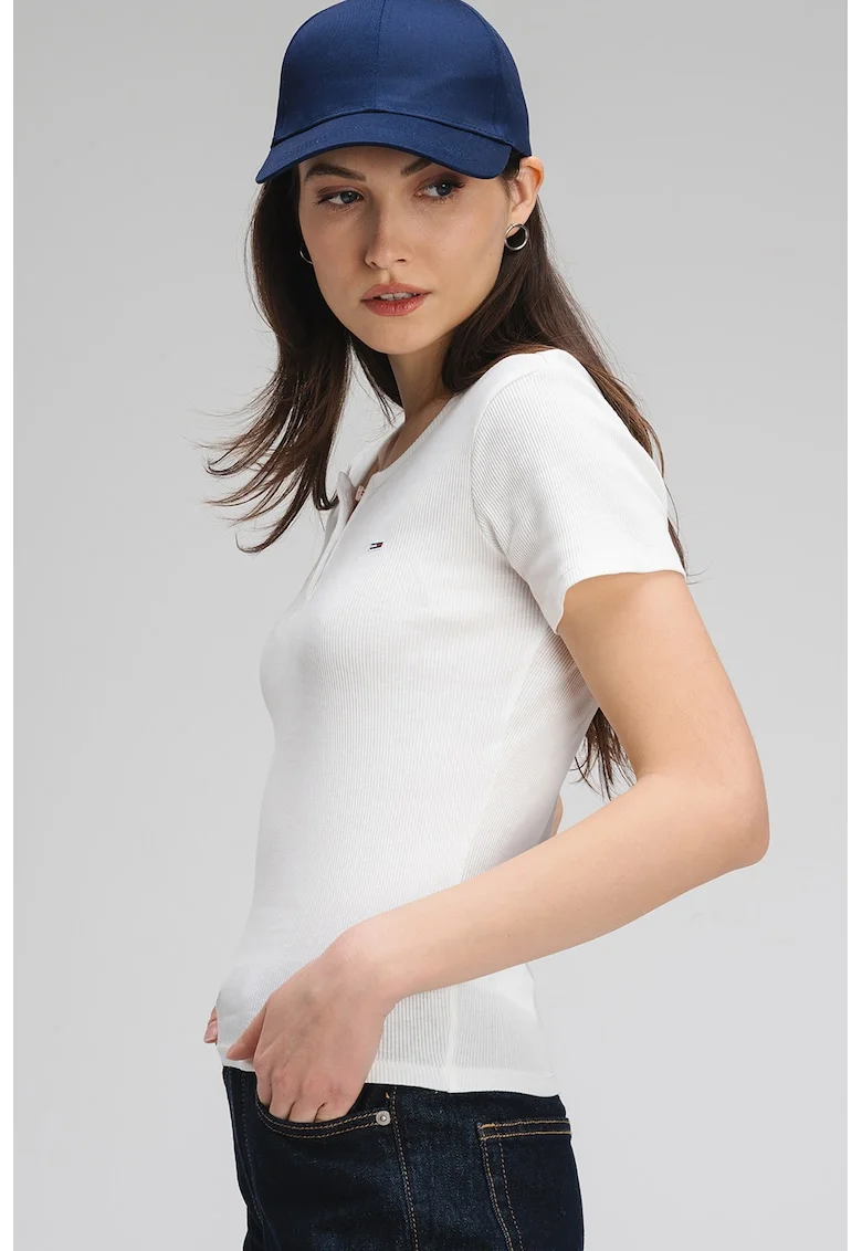 Tricou din bumbac cu logo brodat discret