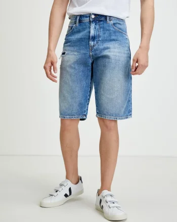 Pantaloni scurti din denim cu aspect deteriorat