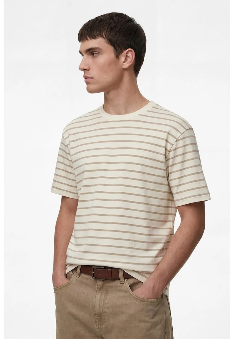 Tricou cu decolteu la baza gatului si model in dungi