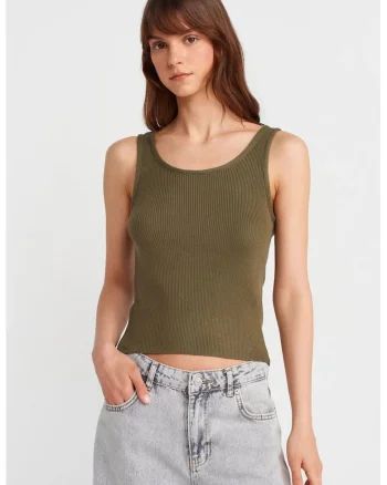 Bluza dama,  tricotata fara maneci, verde olive, casual,