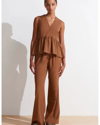 Pantaloni dama  croiala larga, maro nuc, jerseu