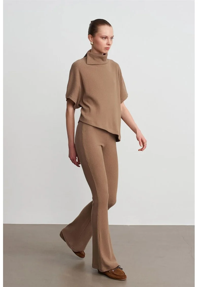 Pantaloni dama,  tricotati evazati, talie inalta, maro camel, elastic, 73% poliester