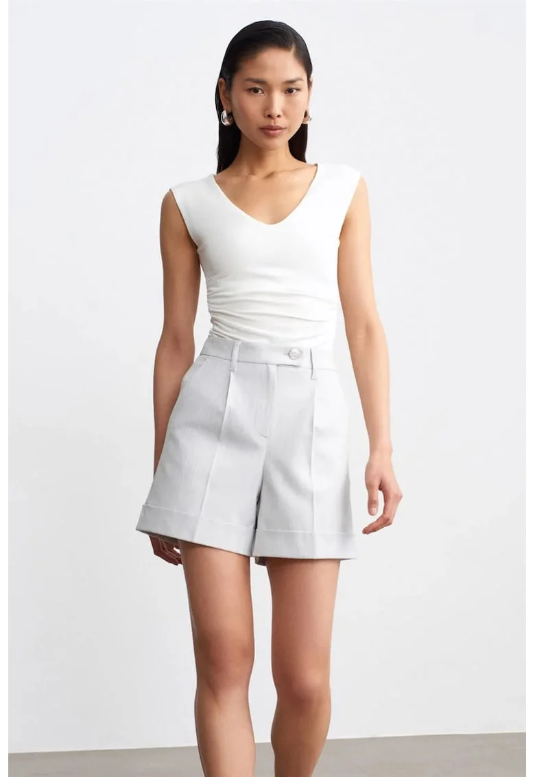 Pantaloni scurti dama,  talie inalta, croiala regular, alb prafuit, poplin