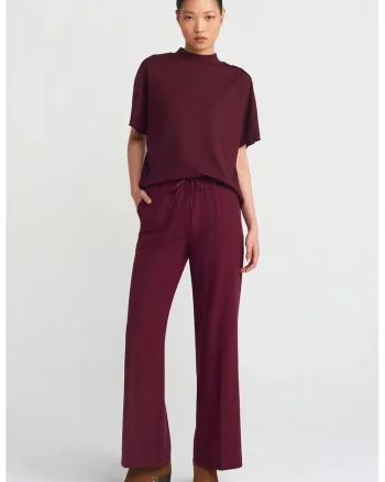 Pantaloni dama,  model cu picior larg, culoare rosu burgundy, material crep