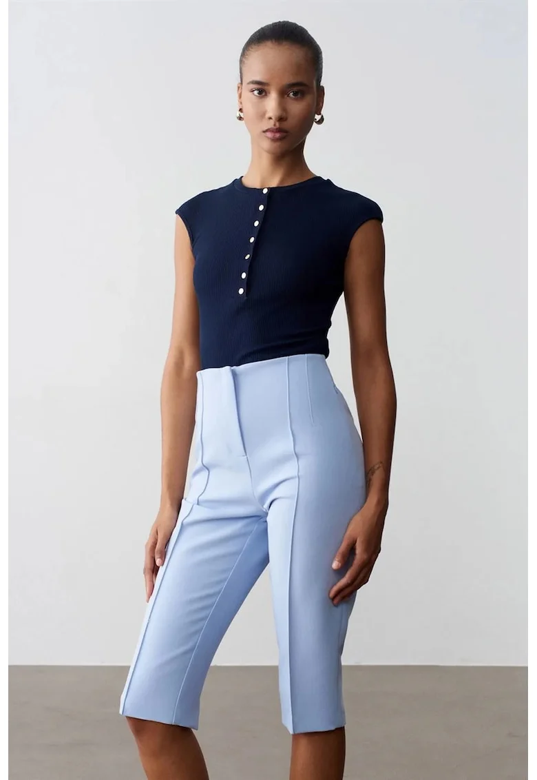 Pantaloni scurti dama,  Capri, talie inalta, albastru deschis, poliester-viscoza-elastan