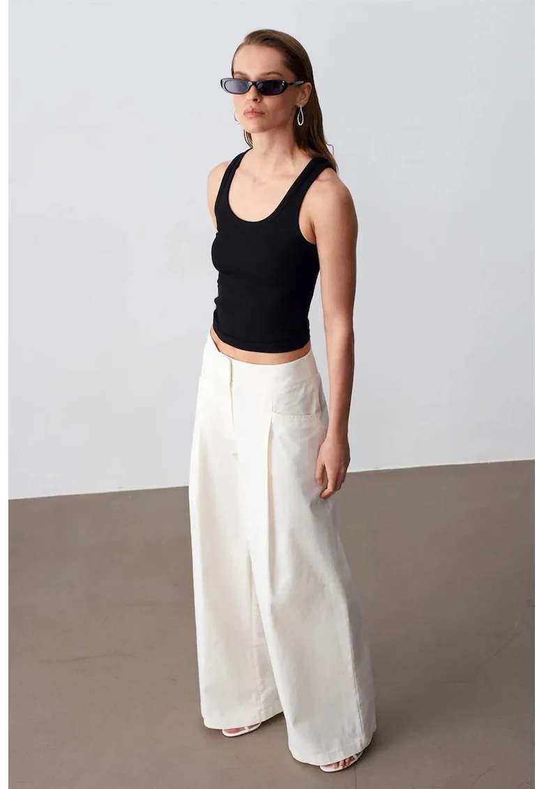 Pantaloni dama  talie inalta, croiala larga, plisati, alb prafuit, bumbac cu elastan
